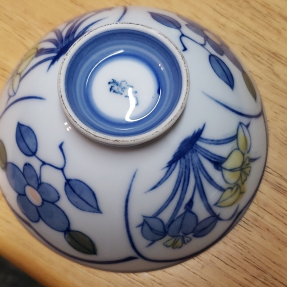 Japanese Handpainted Rice Bowl - Picture 5 of 6